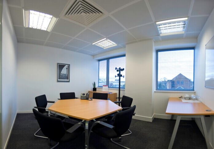 Meeting room - Station Way, Regus in Crawley