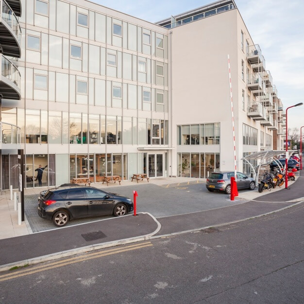 Building outside at Station View, Regus, Guildford