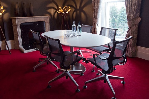 Meeting room - Lower Road, Parallel Business Centres in Leatherhead