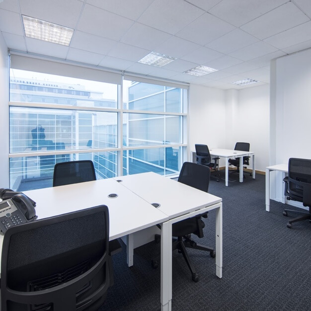 Enjoy the communal space in Midsummer Boulevard, Regus (Milton Keynes)