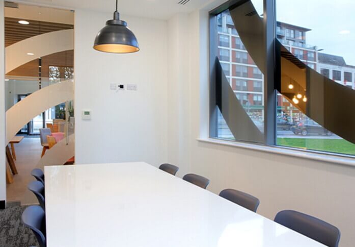 Meeting room - High Street, Biz Hub in Slough