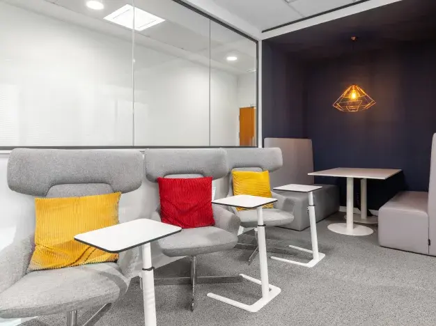 Breakout space in Grosvenor Square, Regus (Southampton)