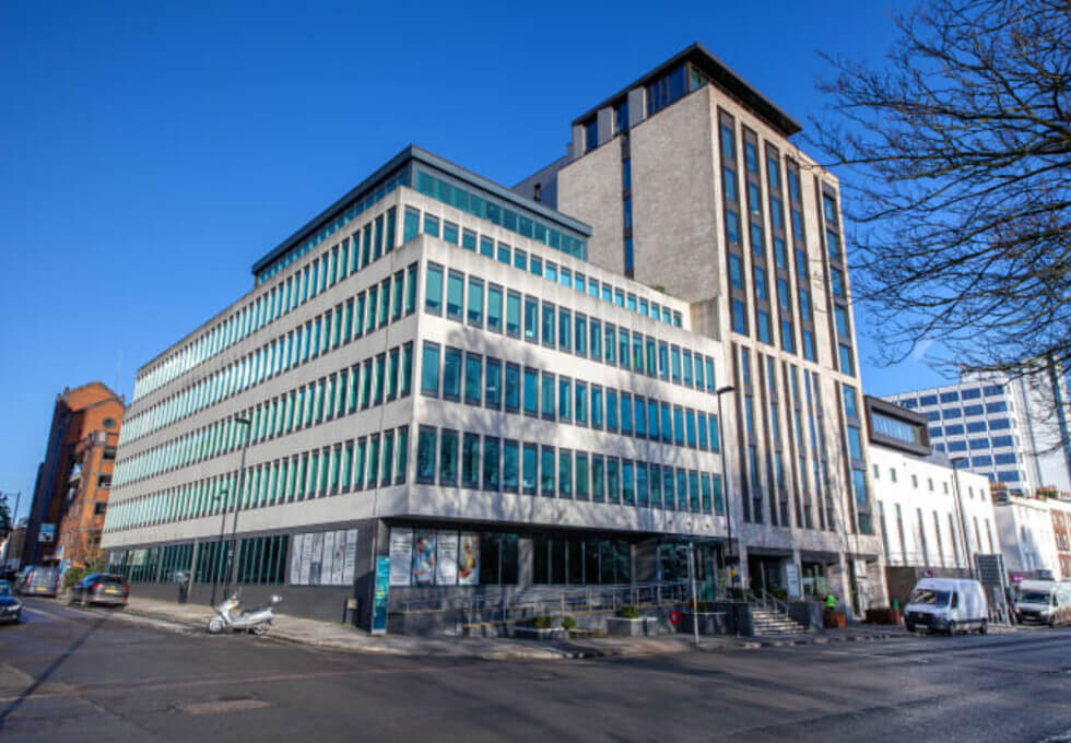 Building outside at Grosvenor Square, Regus, Southampton