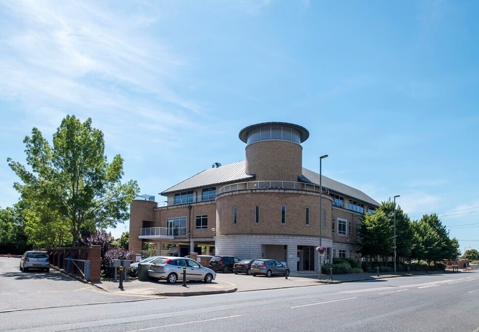 Building outside at London Road, Regus, Staines-upon-Thames