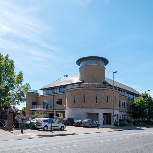 Building outside at London Road, Regus, Staines-upon-Thames
