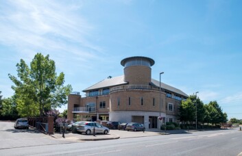 Building outside at London Road, Regus, Staines-upon-Thames
