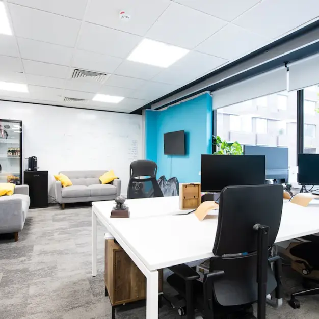 Private workspace, Victoria Street in Bristol, Runway East