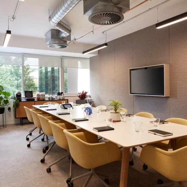 Meeting rooms on Fitzalan Road, Clockwise Limited in Cardiff