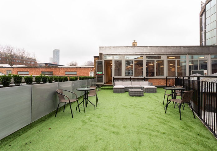 Roof terrace - Holloway Head, CDV Realty Limited in Birmingham