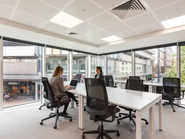 Private workspace in Park Row, Regus (Leeds)