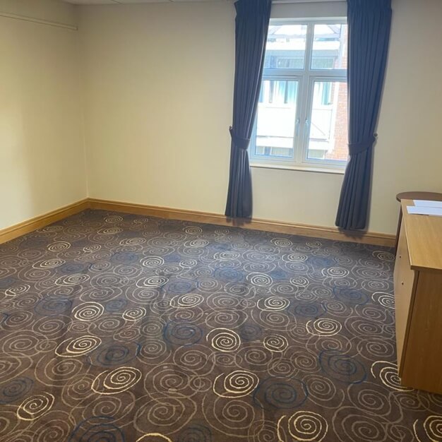 Unfurnished workspace, Otley Road, Mercure Leeds Parkway Hotel Ltd, Leeds