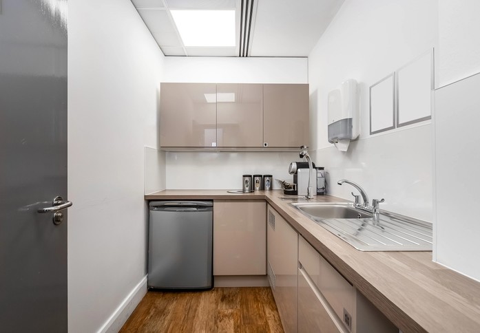 Pall Mall SW1 office space – Kitchen