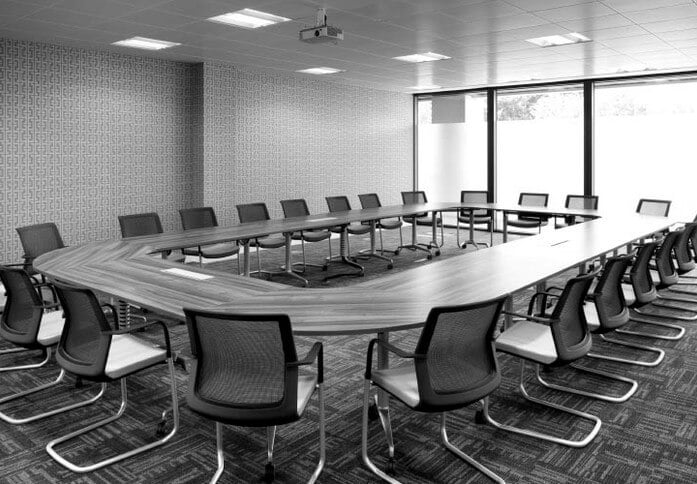 Oldbury RG12 office space – Meeting room / Boardroom