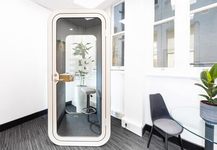 Victoria Street SW1 office space – Phone booth