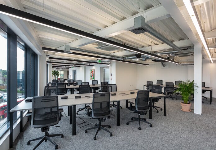 Private workspace in The Gatehouse, Space Made Group Limited (Wandsworth, SW8 - London)