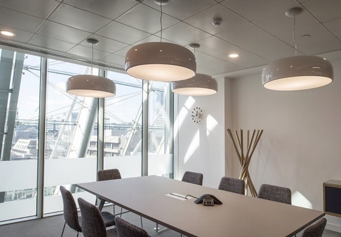 The meeting room at London City Point (Spaces), Regus in Moorgate