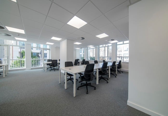 Oxford Street M1 office space – Private office (different sizes available)