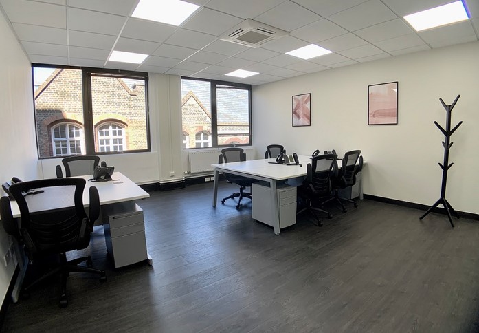 St Johns Lane EC1 office space – Private office (different sizes available)