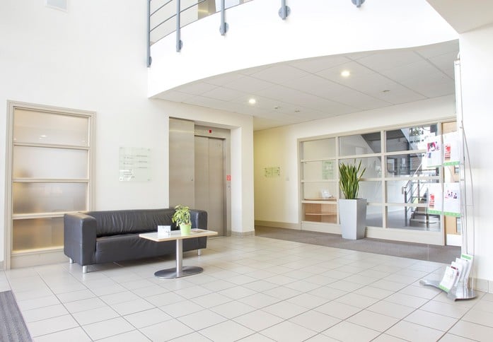 Isidore Road B61 office space – Atrium