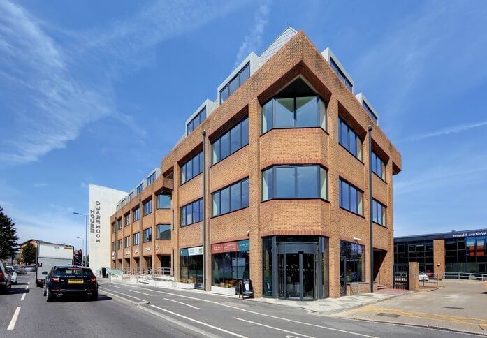 London Road KT2 office space – Building external