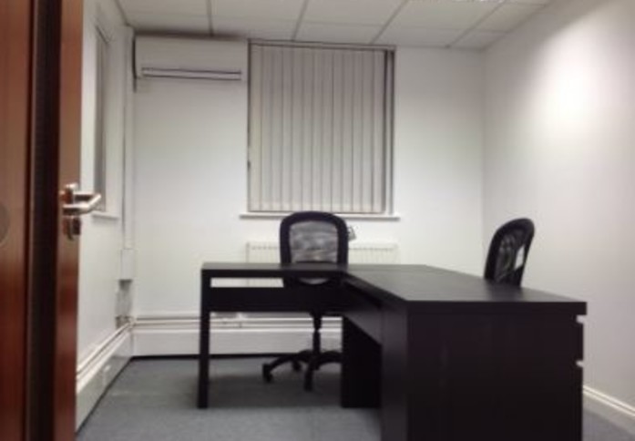 High Street WD6 office space – Private office (different sizes available)