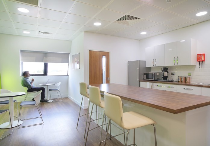 Caversham Road RG1 office space – Kitchen