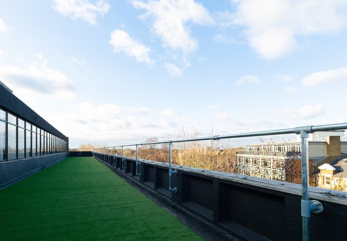 Roof terrace - Saunders House, The Boutique Workplace Company in Ealing