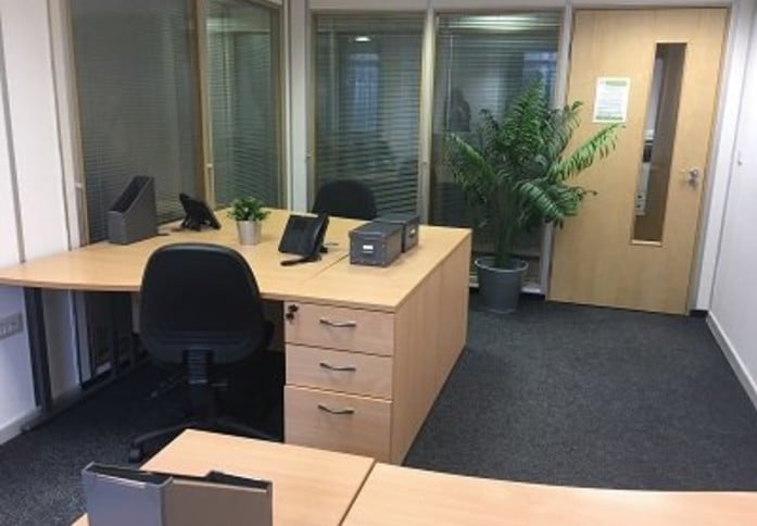 Bradford Road WF17 office space – Private office (different sizes available)