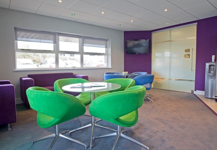 Stroudley Road RG21 office space – Breakout area