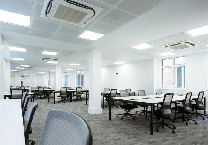Basinghall Street EC2 office space – Private office (different sizes available)