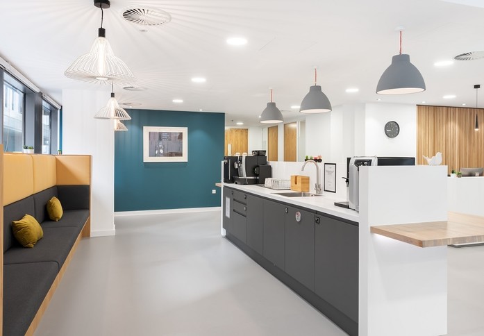 Charlotte Street M1 office space – Kitchen