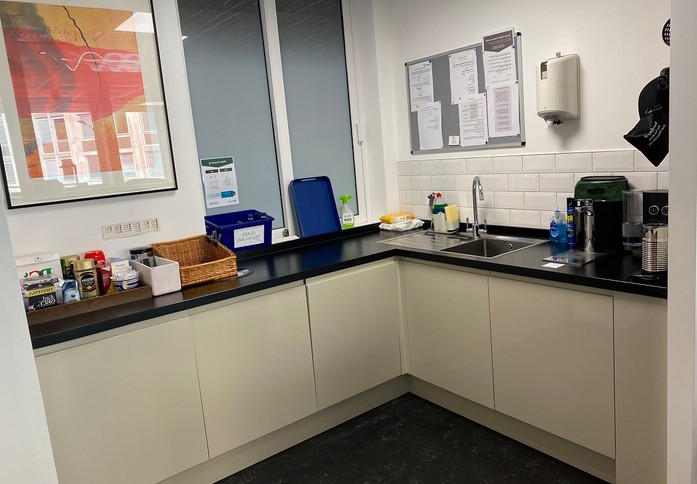 Kitchen area in 36 Broadway, Clarendon Business Centres (Westminster)