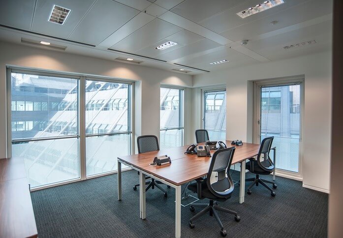 London Street EC3 office space – Private office (different sizes available)