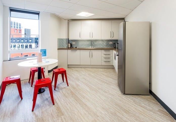 Fitzalan Place CF10 office space – Kitchen