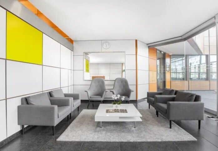 The Square UB11 office space – Foyer