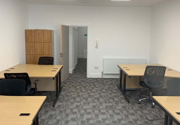 High Street WD1 office space – Private office (different sizes available)