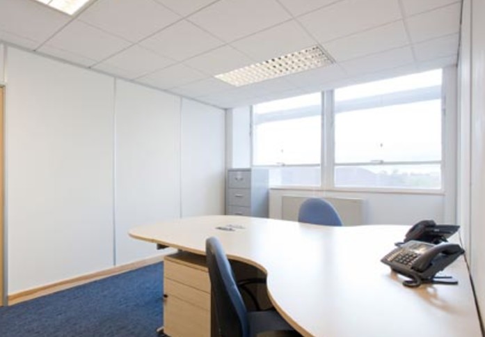 Great West Road TW8 office space – Private office (different sizes available)