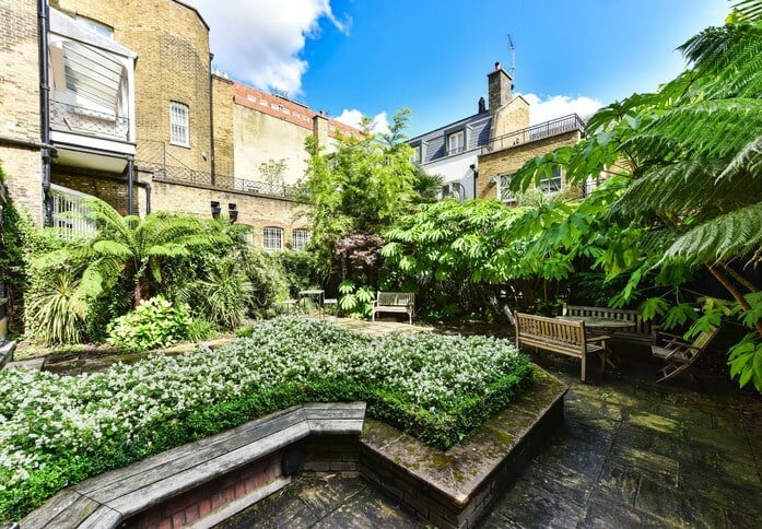 Hill Street SW1 office space – Outdoor area