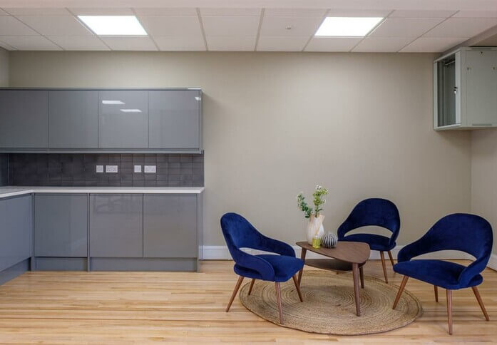 Breakout area at Plaza 535, Commercial Estates Group Ltd in Chelsea