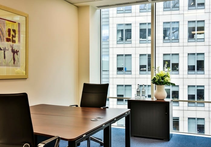 Bishopsgate EC1 office space – Private office (different sizes available)