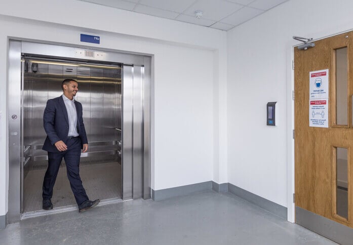Lifts in Effie Road, Access Storage, Fulham