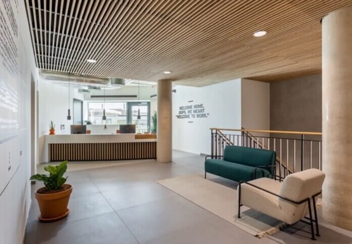 Reception area at Finsbury Park (Spaces), Regus in Finsbury Park