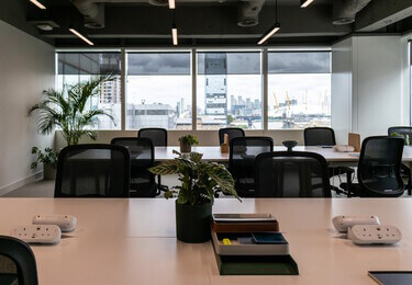 Private workspace in Sierra Quebec Bravo, Waterfront Studios Properties LLP (Docklands, E14 - London)