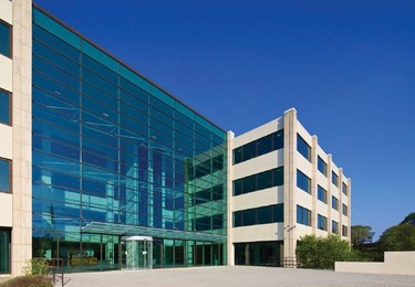 Oldbury RG12 office space – Building external