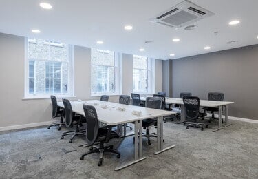 Watling Street EC1 office space – Private office (different sizes available)
