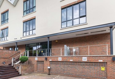 Guildford Road KT22 office space – Building external