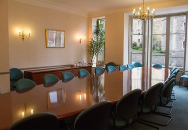 Castle Hill SL4 office space – Meeting room / Boardroom