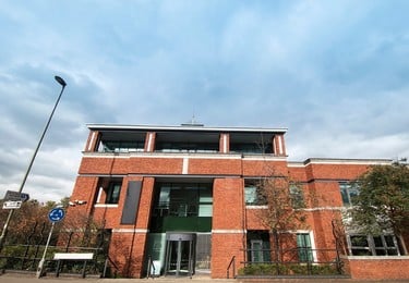 Farnham Road GU1 office space – Building external