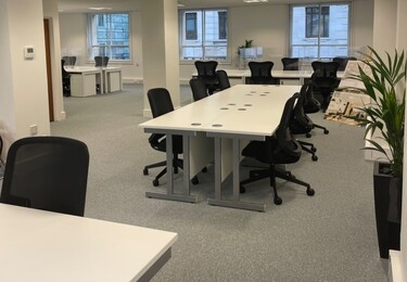 Private workspace in 6-7 Queen Street, Clockhouse Property Consulting Limited (Bank, EC2 - London)