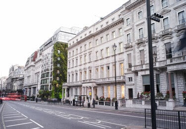 The building at Newton House, Dunsterville Management Ltd in Mayfair, W1 - London